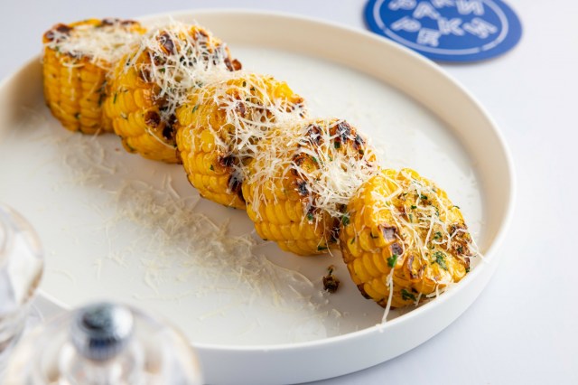 kukuruza-s-chesnokom-i-parmezanom